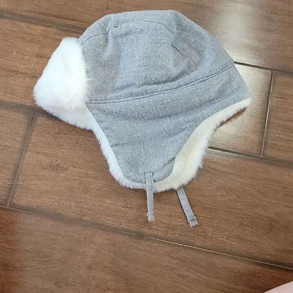 Baby gap trapper hat. Cream and gray 12-18 months - Picture 2 of 2